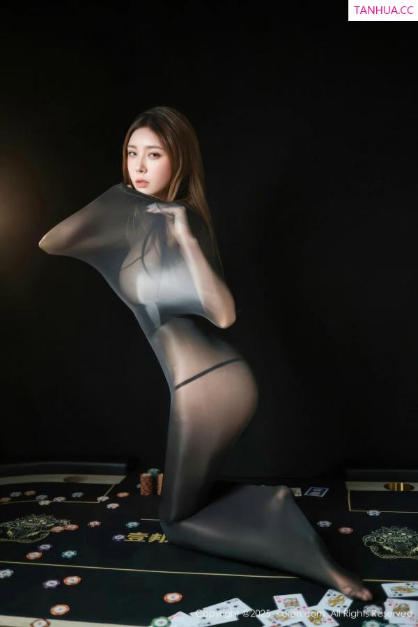   [XiuRen]高清写真图 2025.09.01 No.10713 悦兮 连体黑丝袜第20张图片